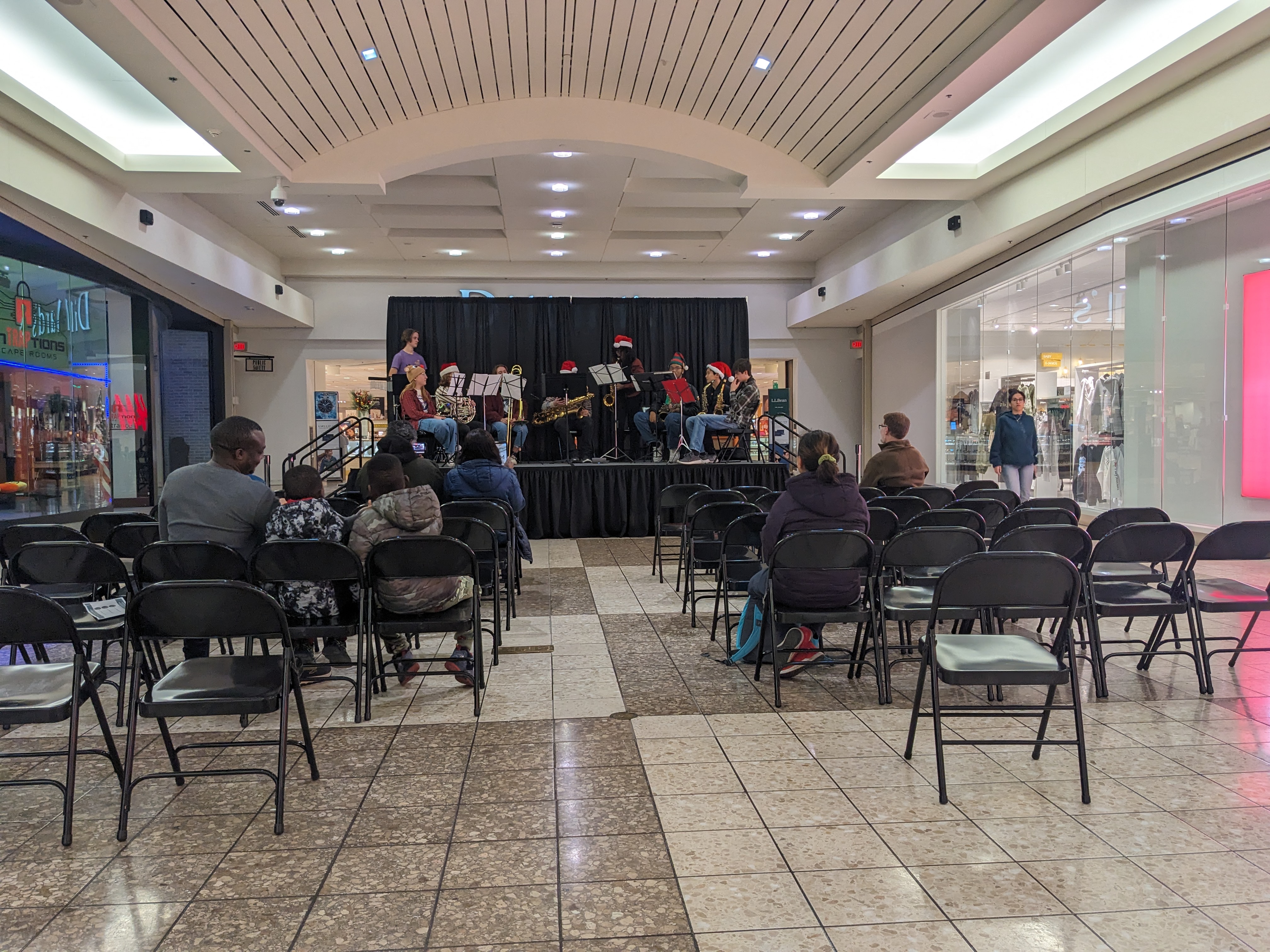 PXL 20231214 001955586