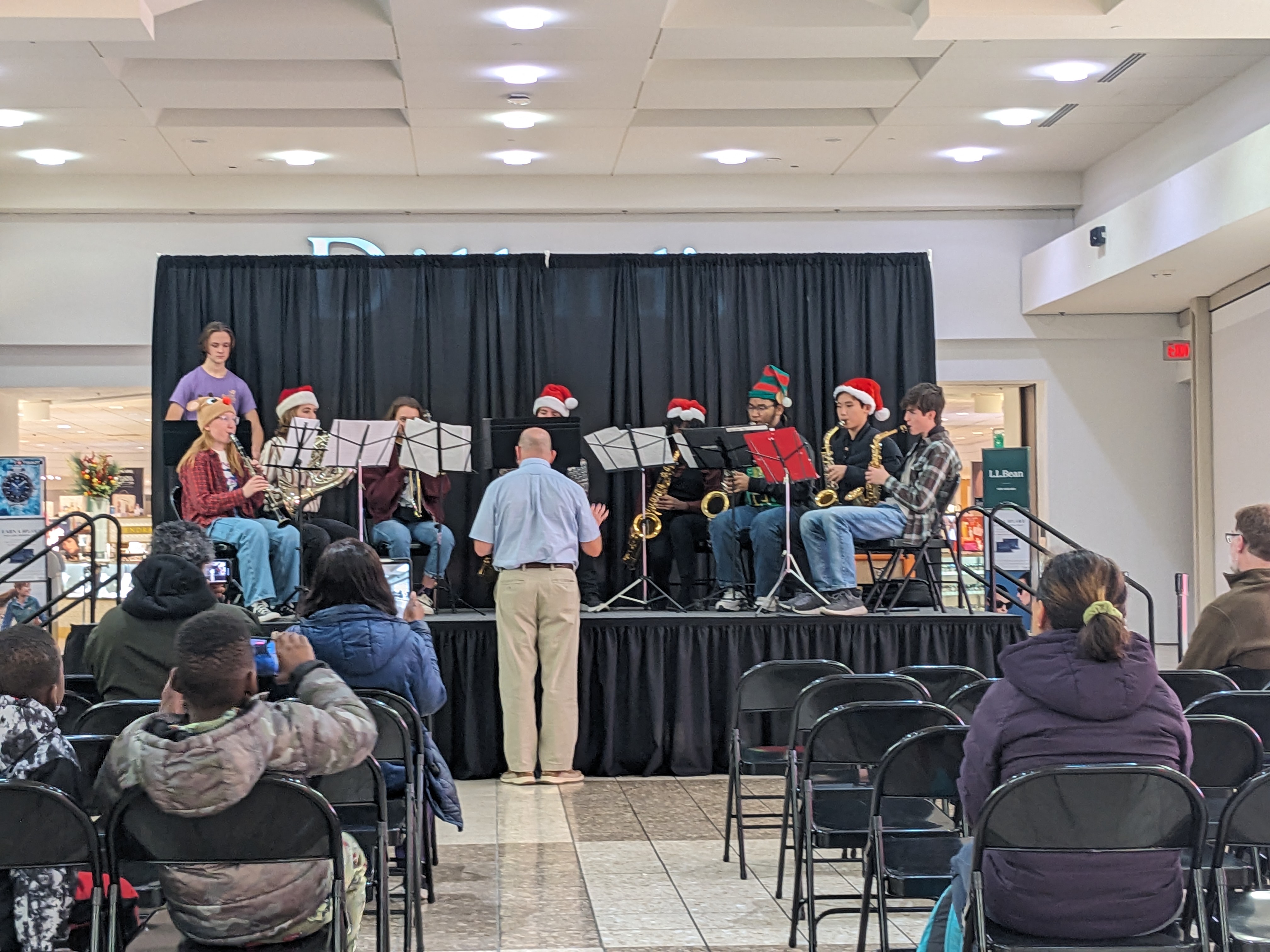 PXL 20231214 002407284