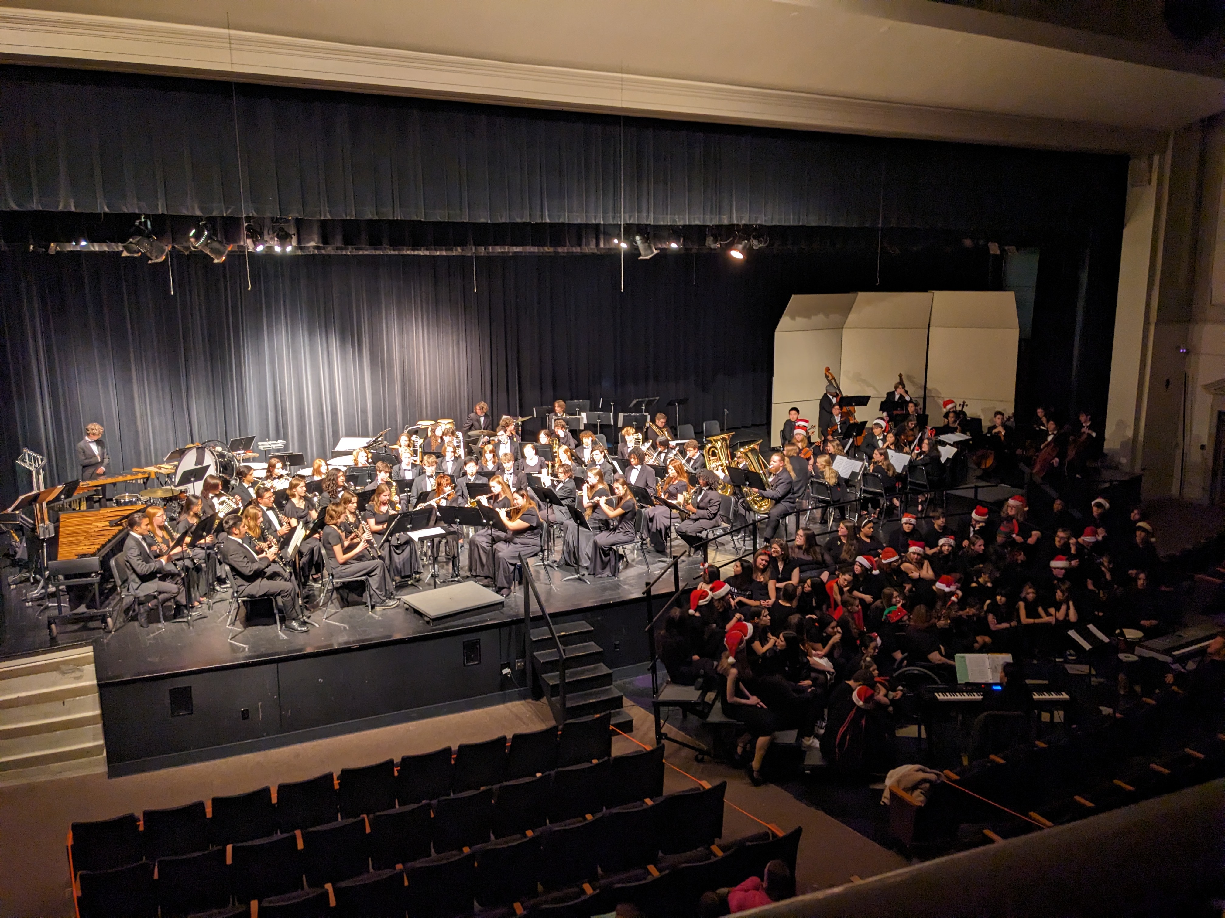 PXL 20231215 012444003