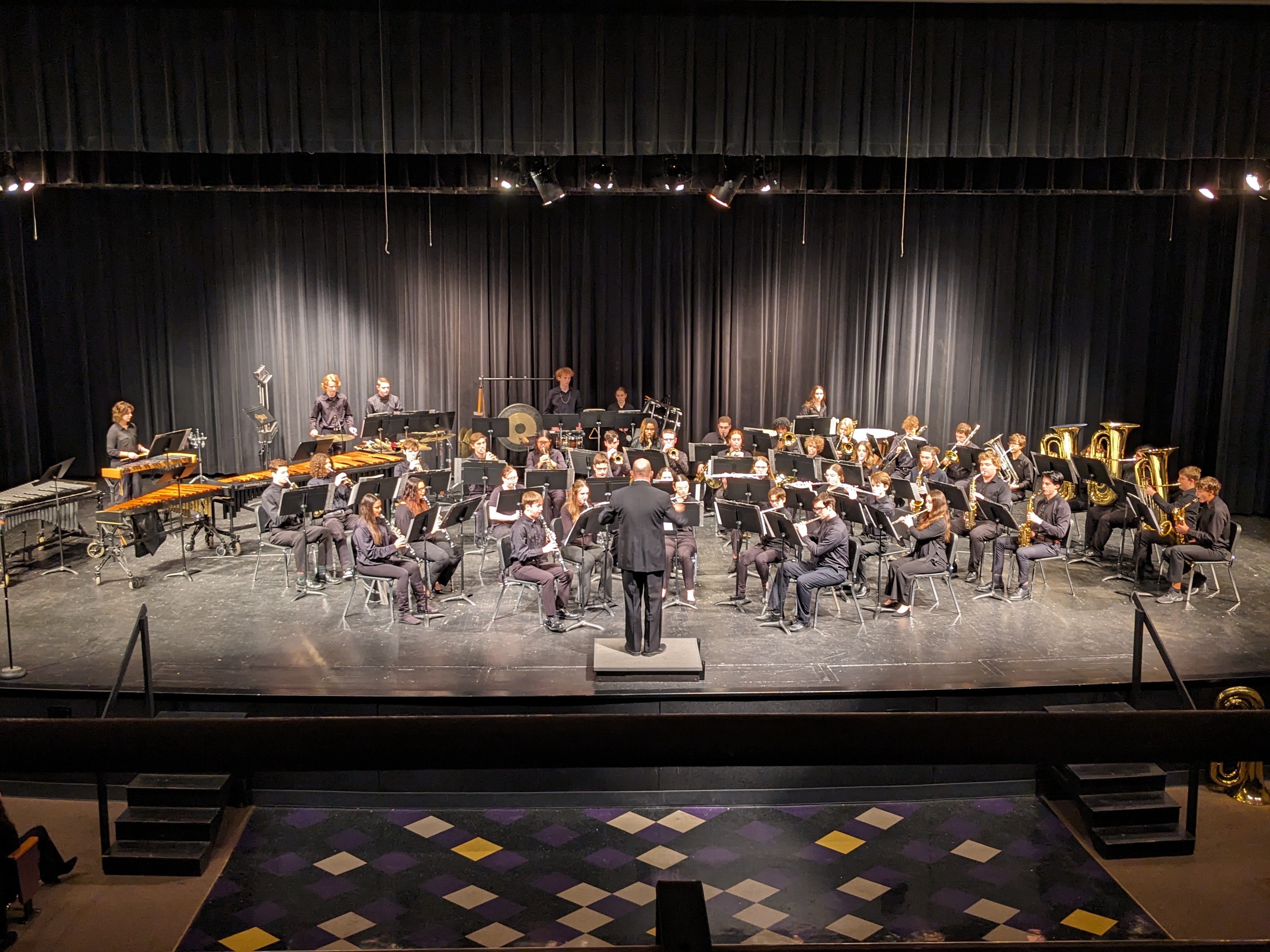 PXL 20231206 011042056