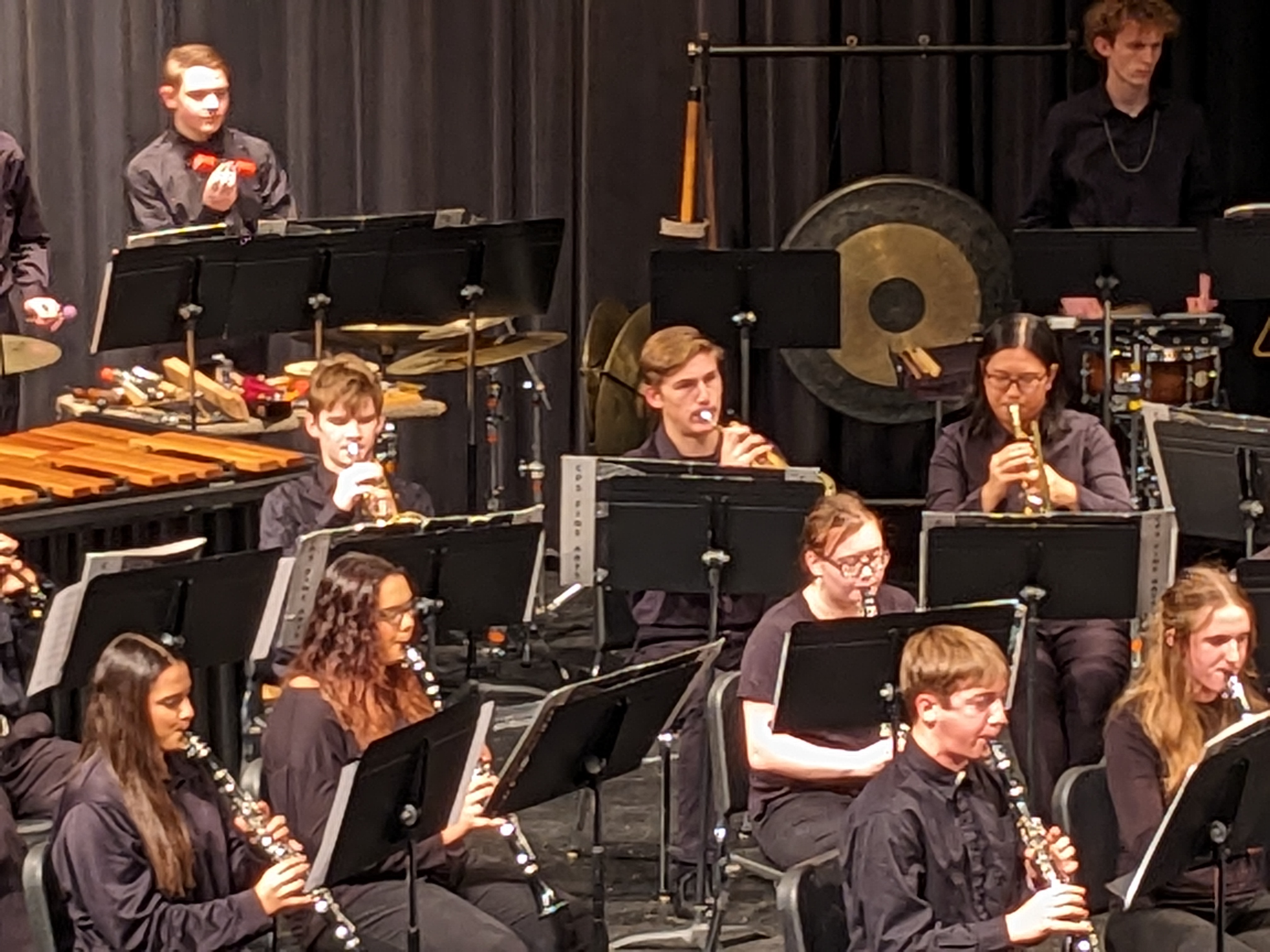 PXL 20231206 011053224