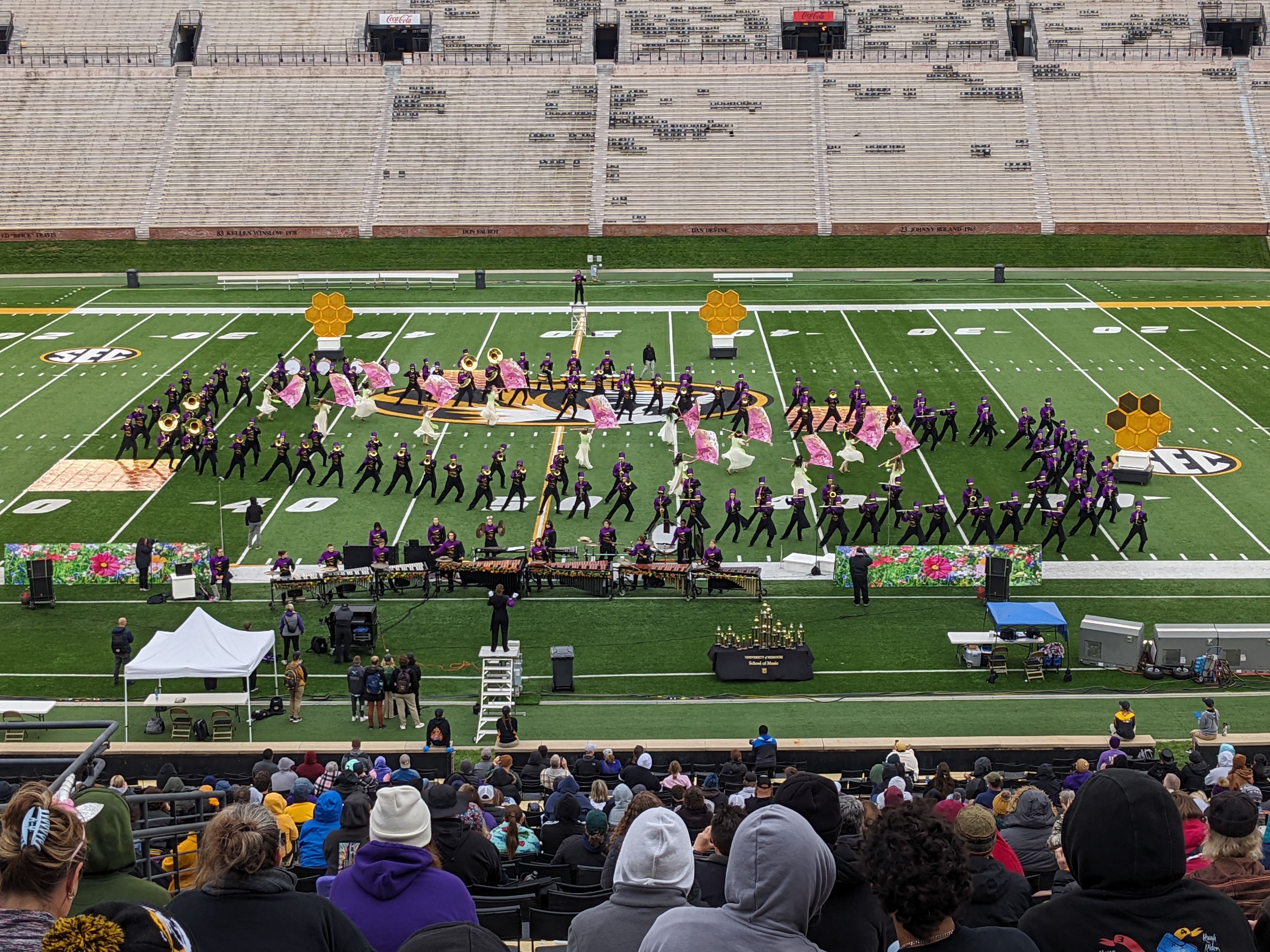 PXL 20231014 215121167