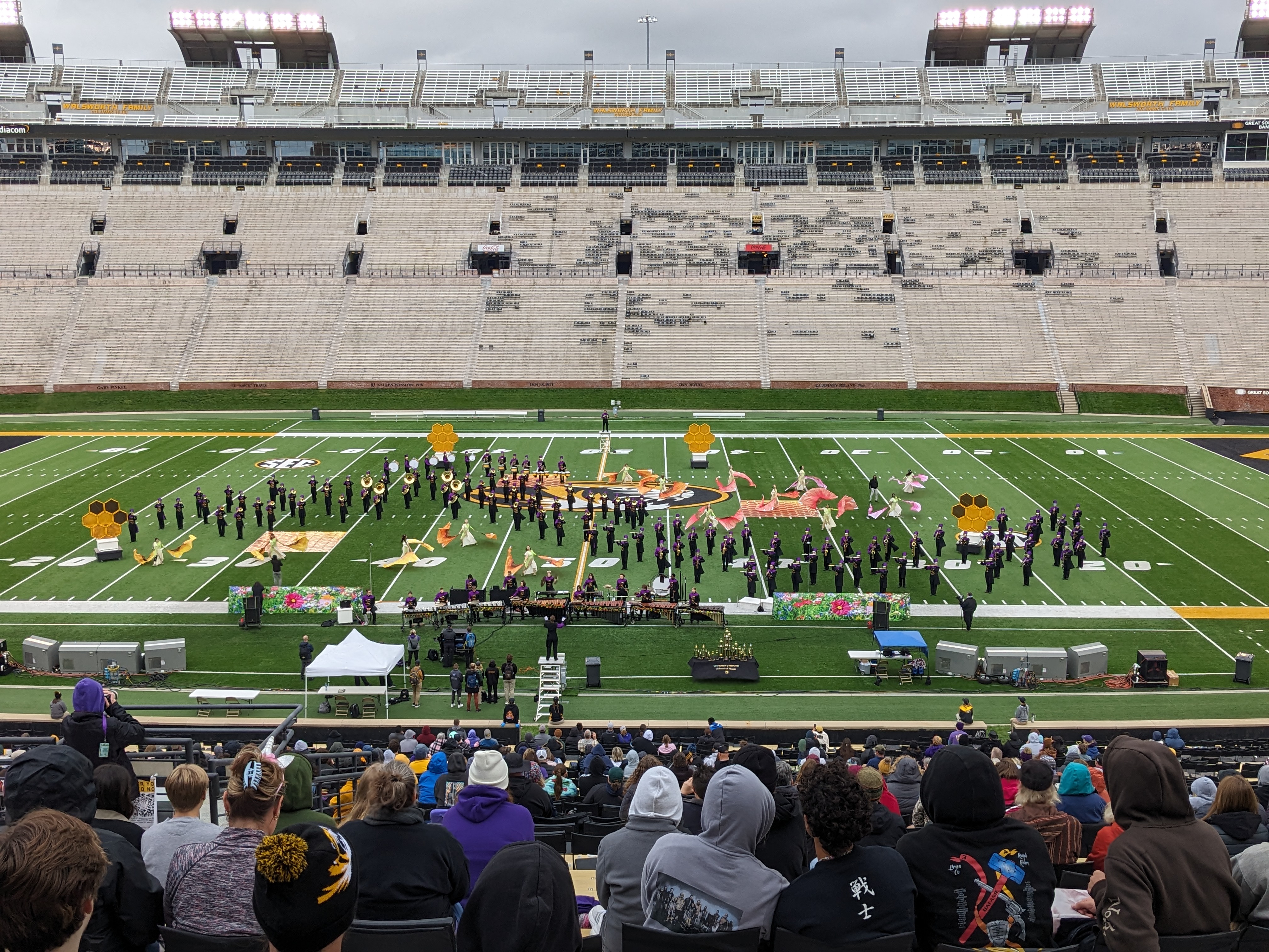 PXL 20231014 215230988