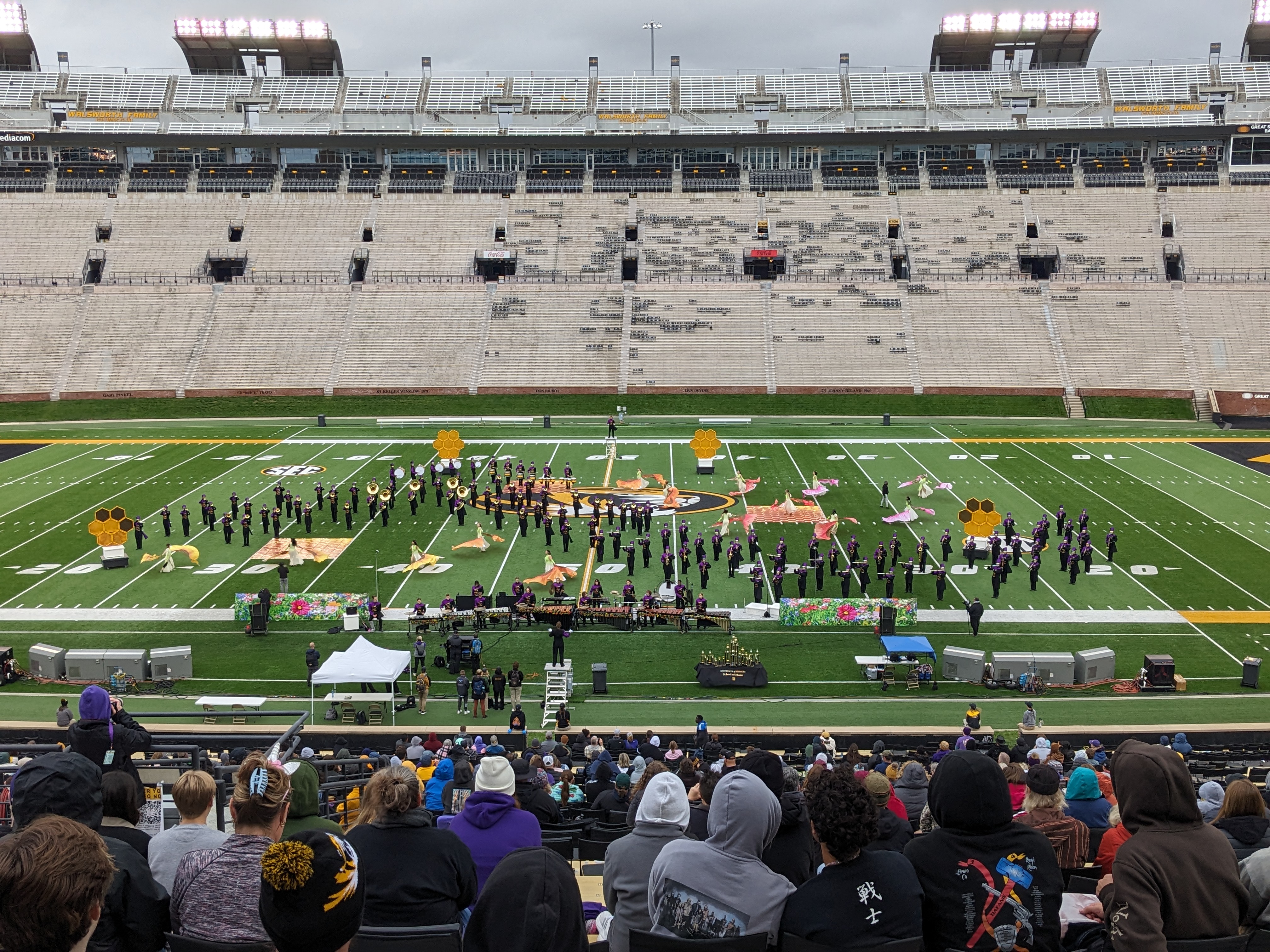 PXL 20231014 215231935