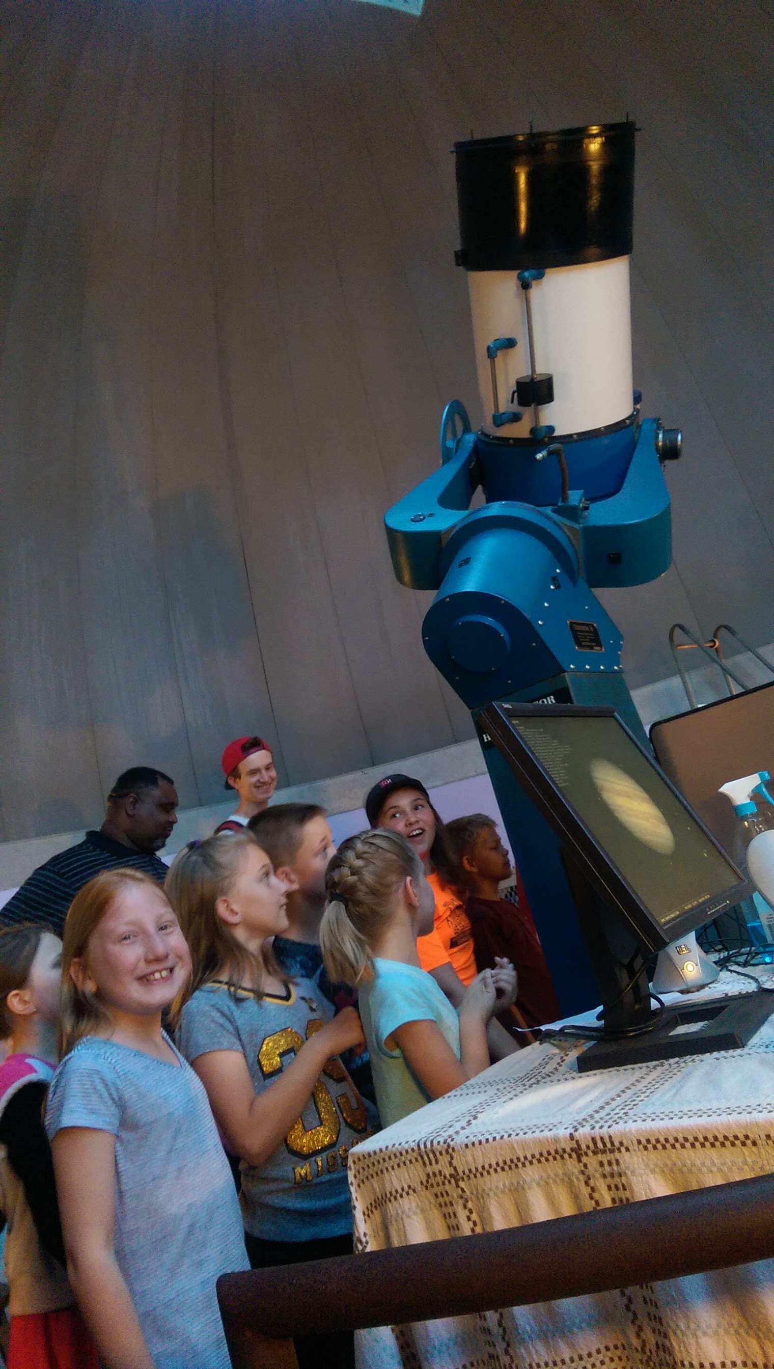 Astronomy Club Visits the MU Telescope (April 2016)