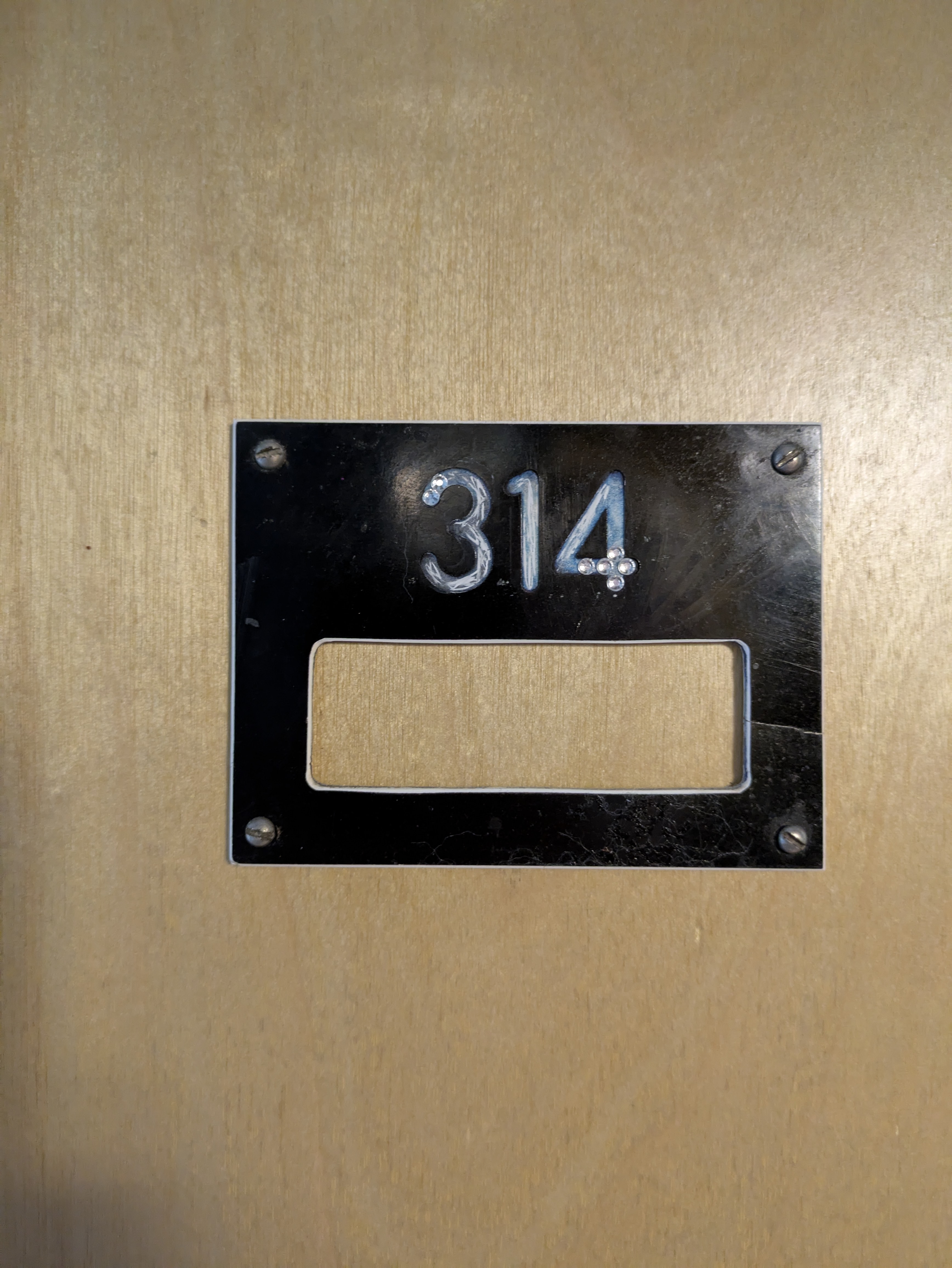 PXL 20250508 184602570.RAW 01.COVER