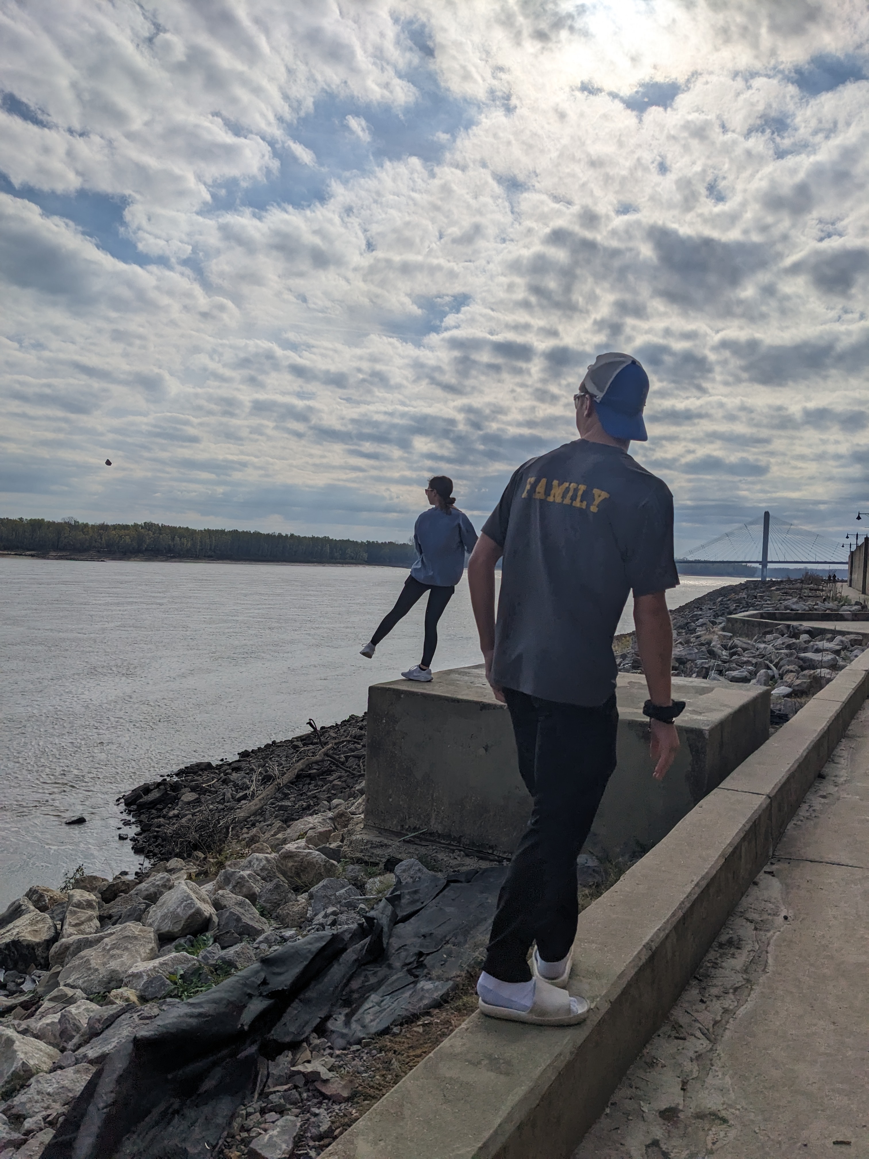 PXL 20241117 164837755