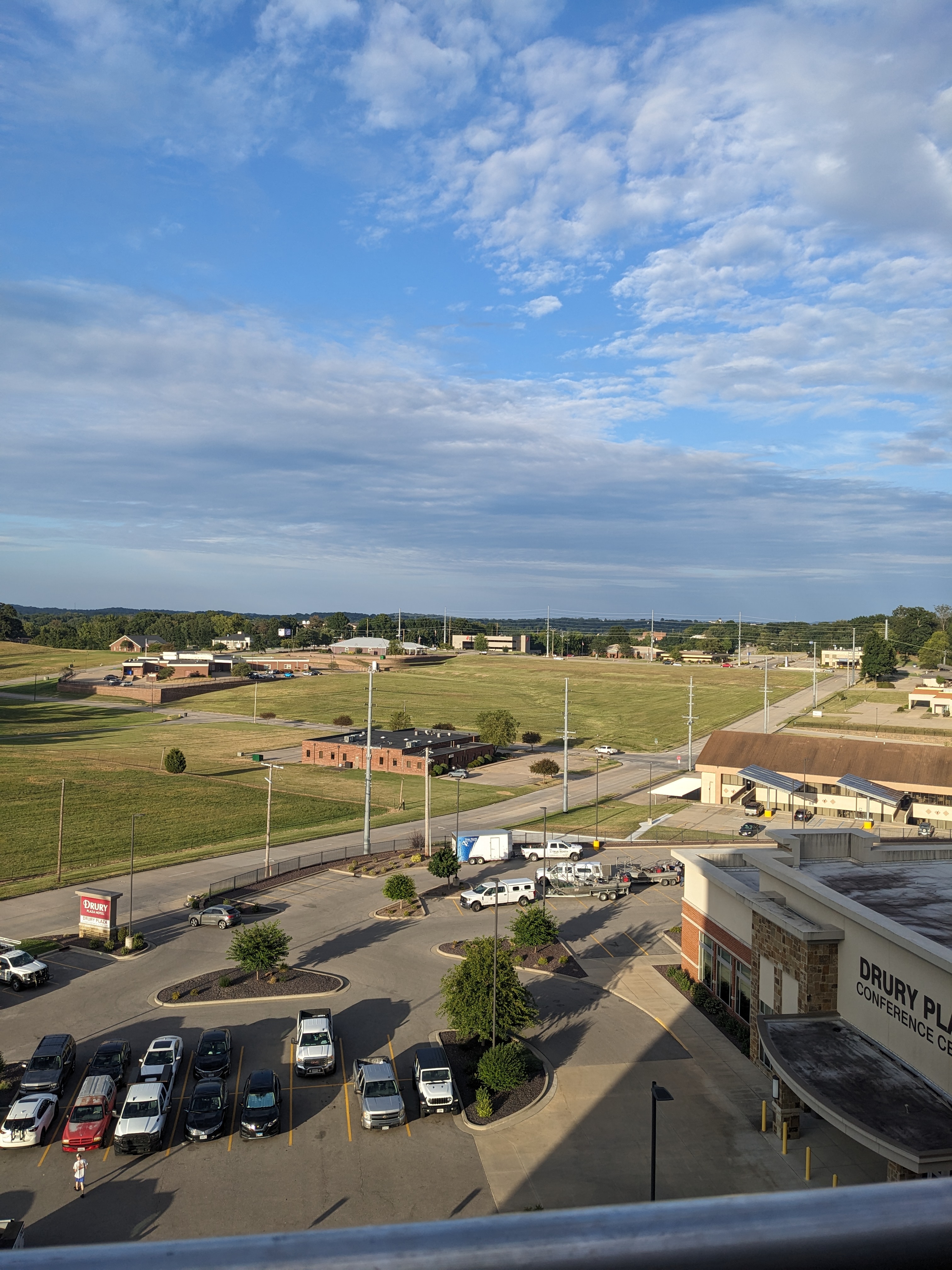 PXL 20240821 233408005