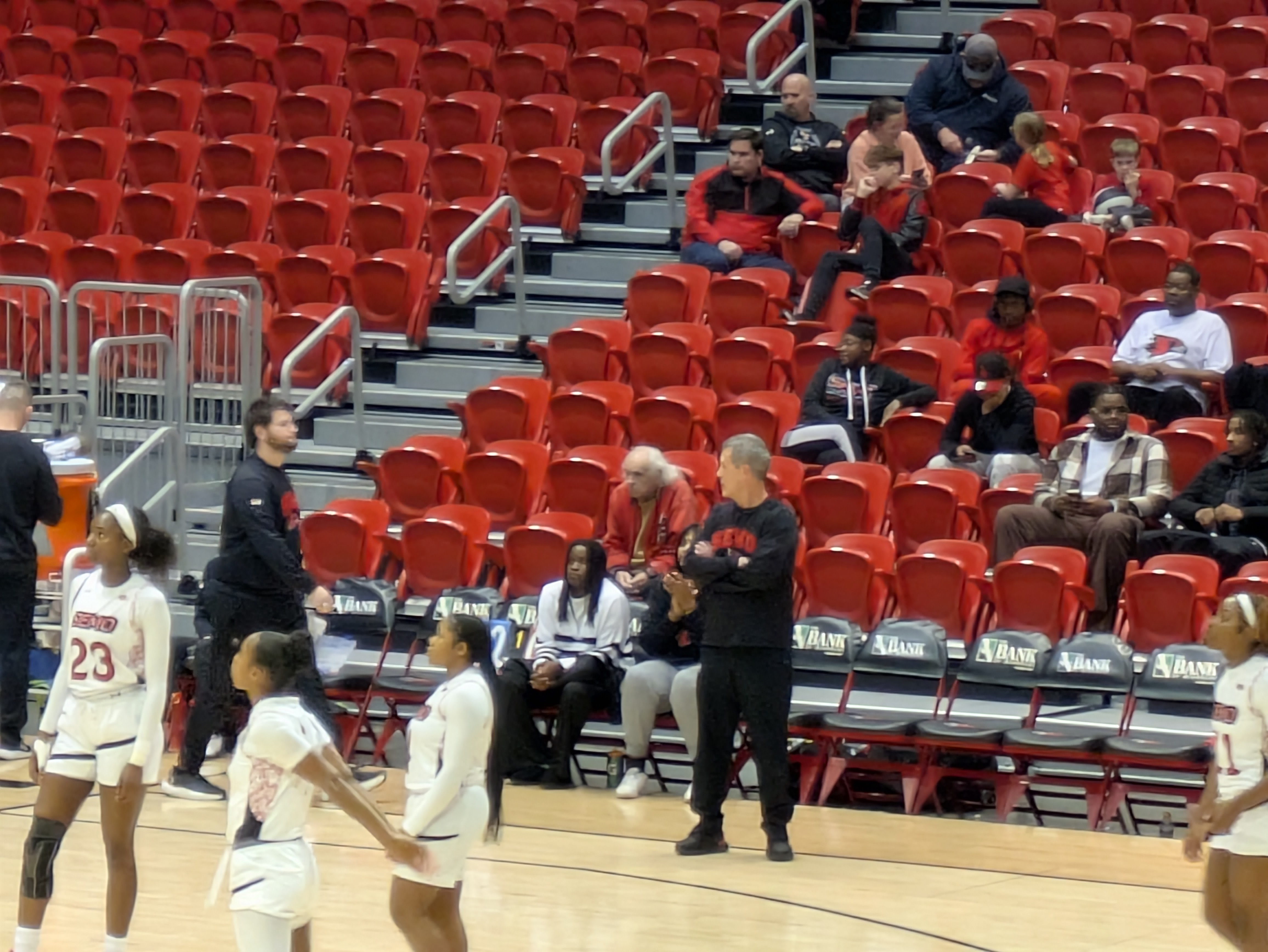 PXL 20250111 203038907.RAW 01.COVER